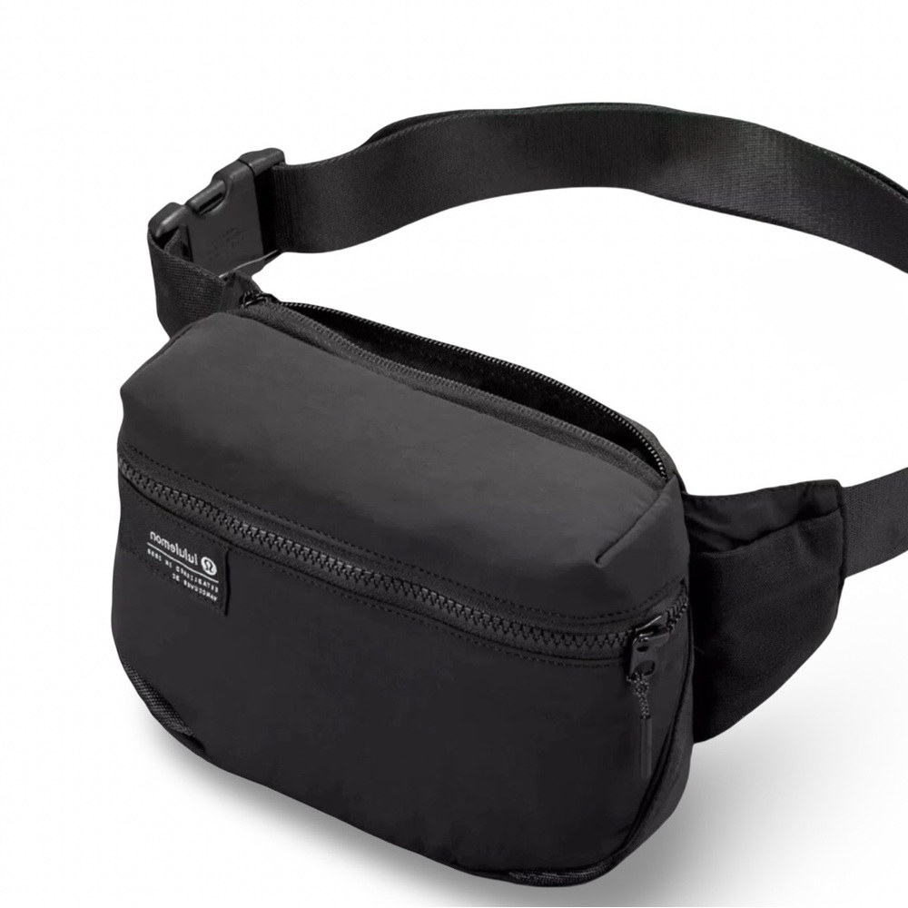 Lululemon Athletica
Clean Lines Belt Bag Waist or Crossbody in Black